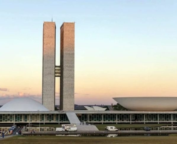 Polarização domina Comissões de Relações Exteriores no Congresso