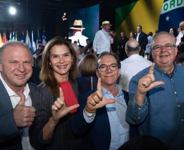 Políticos de SC participam da convenção do PT que oficializou Lula candidato pela 7ª vez