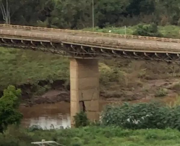 Ponte na ERS-129, entre Muçum e Encantado, segue com bloqueio total para veículos e pedestres em razão das fortes chuvas registradas na região