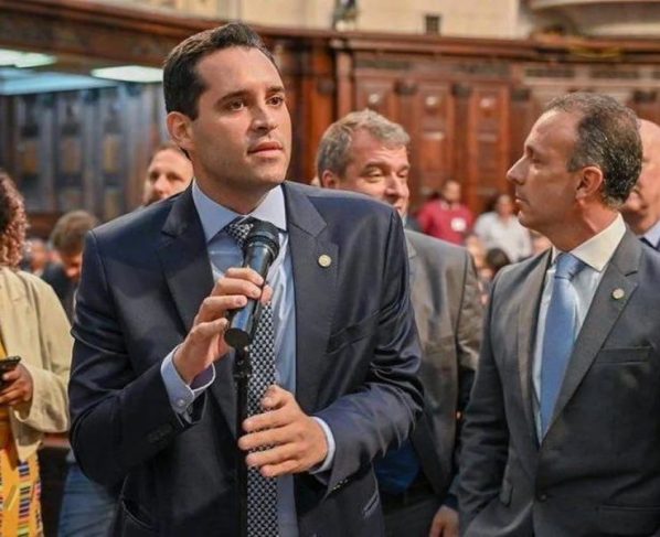 Prefeito do Rio cobra fiscalização da Anac em voos panorâmicos