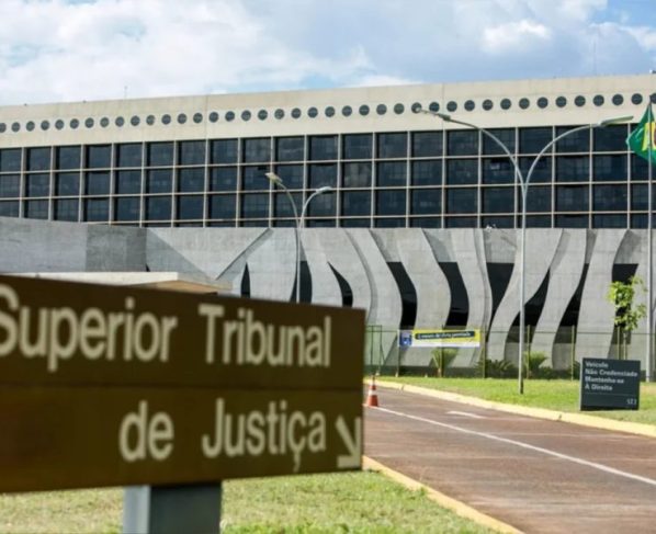 Presidente do STJ procura Alcolumbre por projeto que atualiza despesas