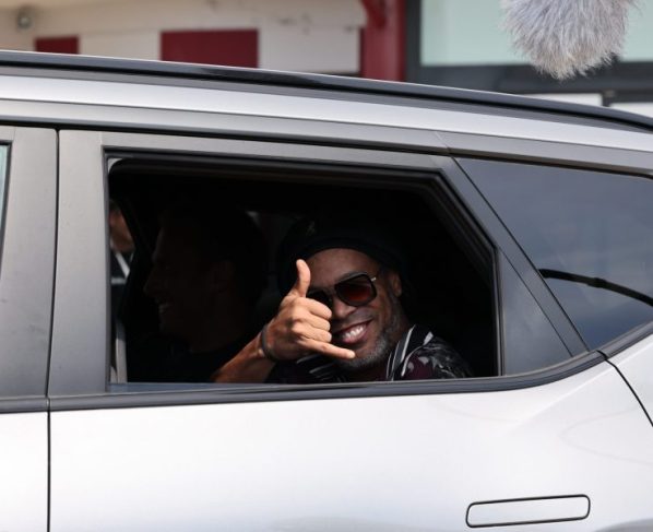 Ronaldinho Gaúcho chega à Itália em busca do gol 300: "Estou em forma"