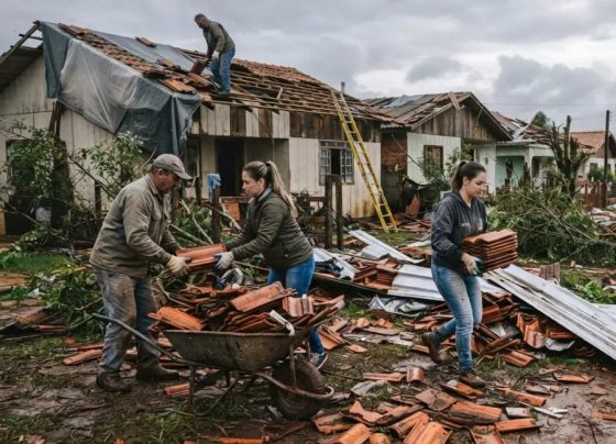 RS tem dois mortos e dezenas de desabrigados em três dias seguidos de temporais. Mau tempo prossegue neste domingo