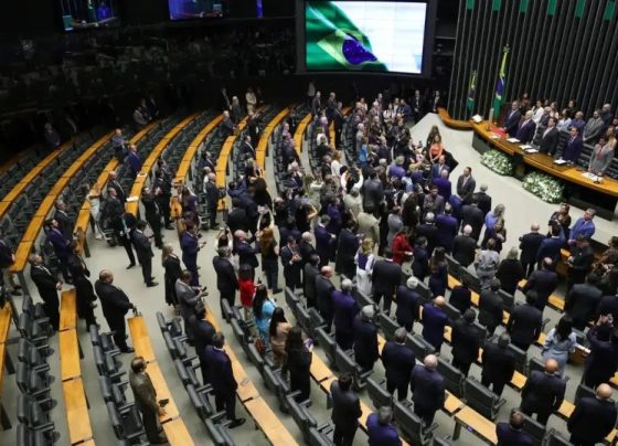 Salário-mínimo de R$ 1.717 em 2027 depende de votação da LDO, mas Congresso ainda nem iniciou análise