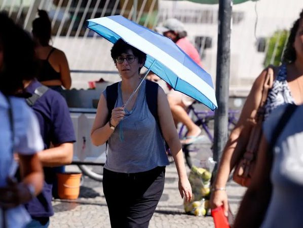 Salário mínimo deverá subir para R$ 1.741 em 2027