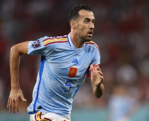 Sergio Busquets volta ao Barcelona como auxiliar técnico do time B
