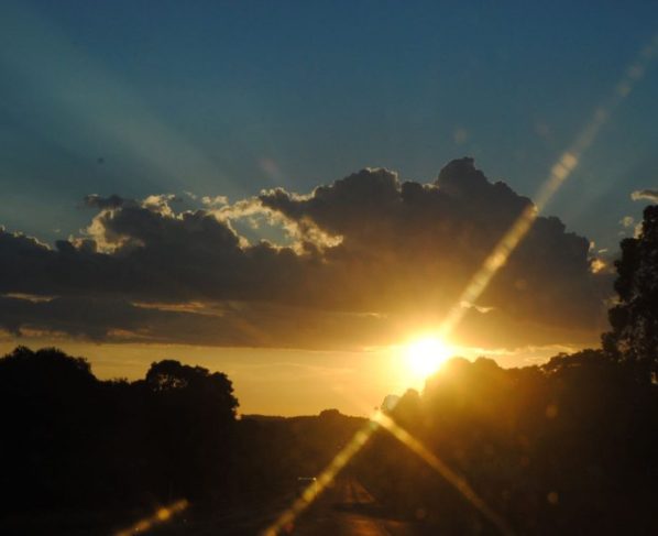 Sol e calor voltam a Santa Catarina, mas tempo deve mudar ao longo da semana