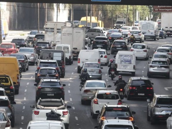 SP: segundo dia de greve paralisa parcialmente três linhas da CPTM