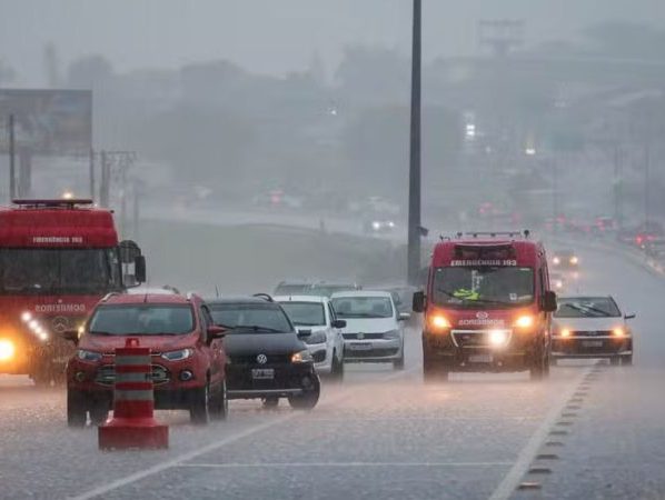 Sul e Sudeste terão dia de chuva, trovoadas e tempestades