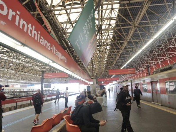 Trabalhadores da CPTM realizam assembleia sobre continuidade da greve