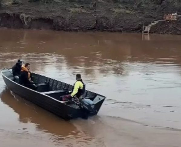 Travessia de pedestres em rio no Vale do Taquari será feita emergencialmente de barco