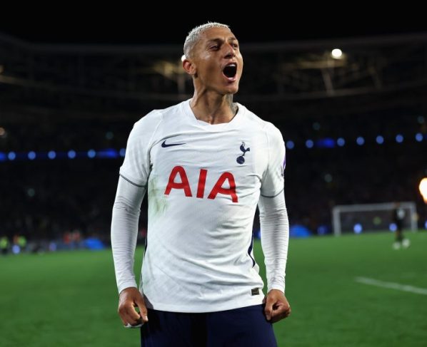Treinador do Tottenham revela que Richarlison pediu para deixar o clube