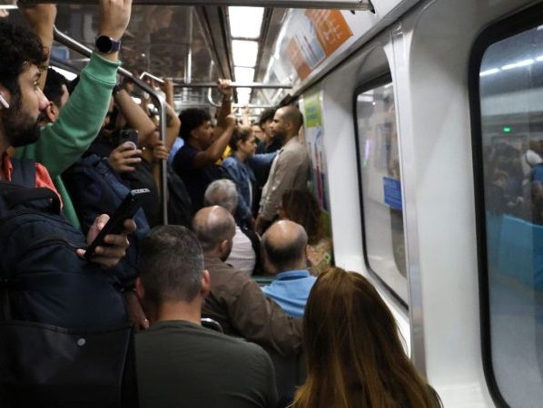 Trens e metrô adiantam horário de pico no Rio com previsão de ventania