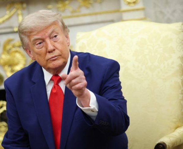 Trump amplia pressão após tarifas e planeja enviar comissão para questionar sistema eleitoral brasileiro