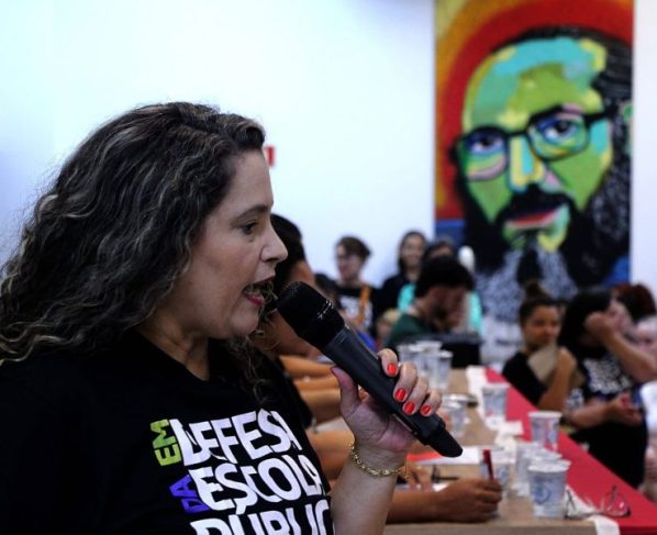 Turmas com 33 crianças e professoras medicadas: o que o sindicato cobra da Prefeitura