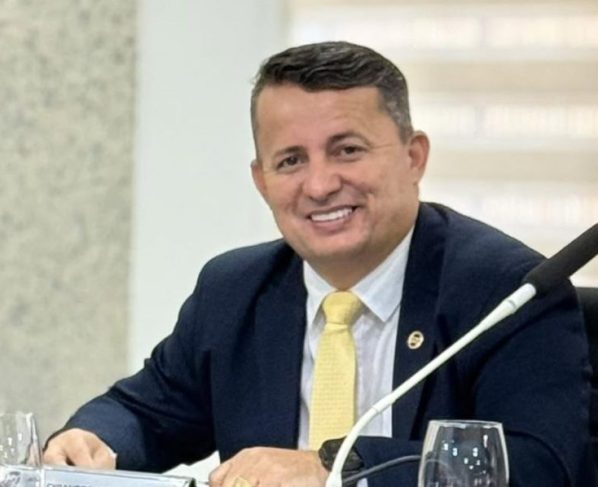 Vereador é assassinado a tiros em estabelecimento no RJ