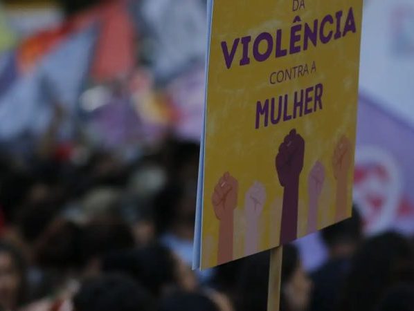 Violência contra a mulher: 7,5 mil agentes serão capacitados