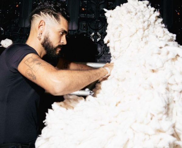 Vitor Cunha exalta o trabalho manual cearense no Metrópoles Catwalk