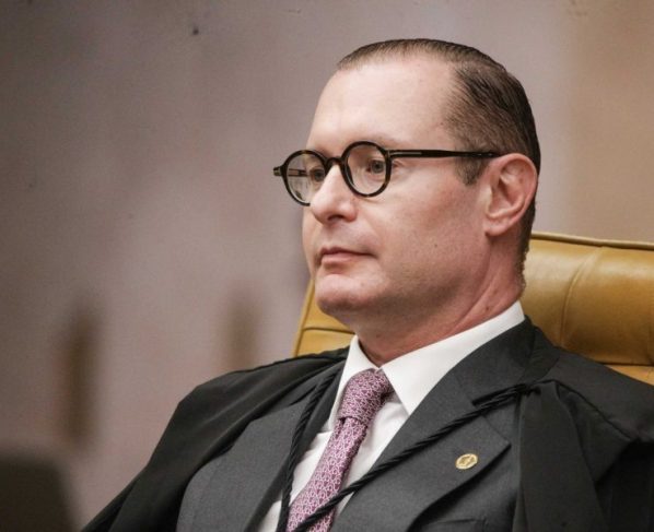 Zanin retira tornozeleira de advogado investigado por venda de sentenças