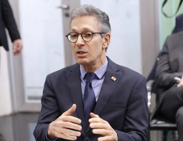 Zema diz que tem ‘uma série de programas contra as mulheres’ em gafe durante sabatina na Globo