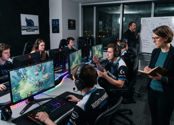 A valorizada carreira da saúde que paga R$ 15 mil mensais para blindar a mente de atletas profissionais antes de campeonatos de videogame com prêmios milionários