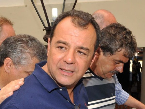 Cabral é condenado por esquema de regalias durante prisão no Rio