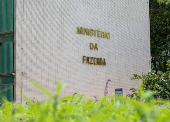 Fazenda atribui desaceleração do PIB a juros altos e prevê reduzir projeção