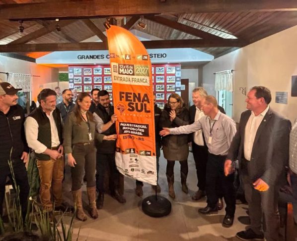 Fenasul e Expoleite 2027 são lançadas na Expointer com foco em integração e avanço técnico da pecuária leiteira