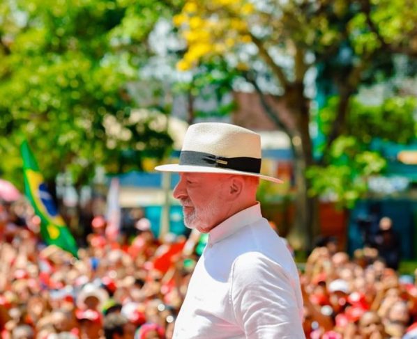 Lula reorganiza campanha após atritos e convoca mobilização para domingo