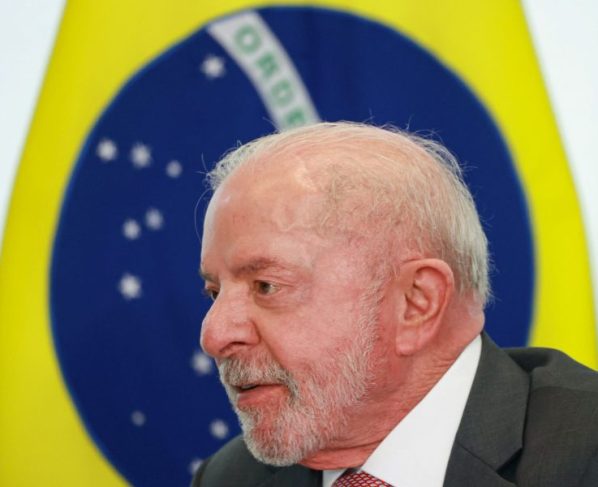 Lula sanciona PL que amplia oferta de medicamento para AVC e infarto no SUS