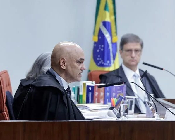 PGR pede nulidade de relatório da PF que cita relação entre Vorcaro e Moraes