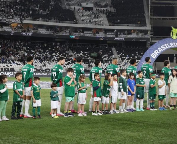 "Precisamos evoluir", diz Anderson Barros após derrota do Palmeiras