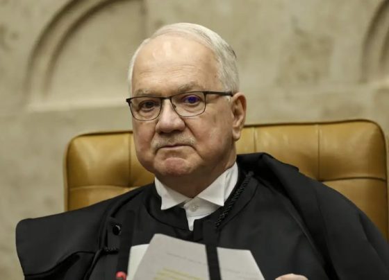Presidente do STF dá 24 horas para PF enviar informações sobre celular de Vorcaro