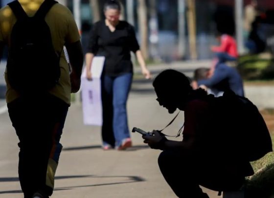 Taxa de jovens nem-nem cai para 22,4% no Brasil, aponta OCDE