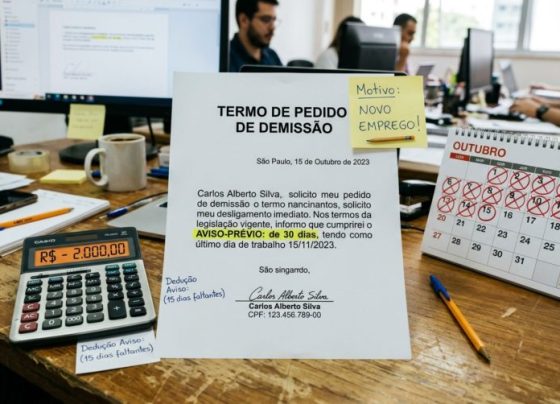 Trabalhador consegue novo emprego e pede para sair imediatamente, mas só na rescisão descobre que a conversa com o chefe não significava dispensa formal do aviso-prévio