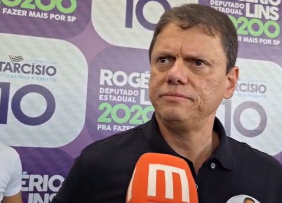 TRE proíbe Tarcísio de usar mesmo slogan de campanhas do governo