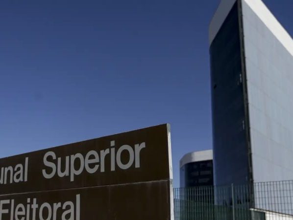 TSE rejeita ação para derrubar imagem de Bolsonaro feita por IA