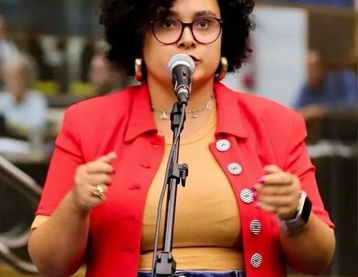 ‘Uma política de ódio contra mulheres’, diz Iza Lourença após ter escritório atacado em BH