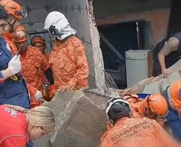 Adolescente morre após desabamento de imóvel no Rio de Janeiro