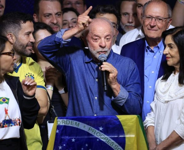 Ajuste fiscal deve ser “tarefa número um” do novo governo Lula, diz órgão do Senado