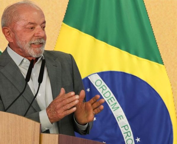 Após vitória nas urnas, Lula vai retomar viagens internacionais
