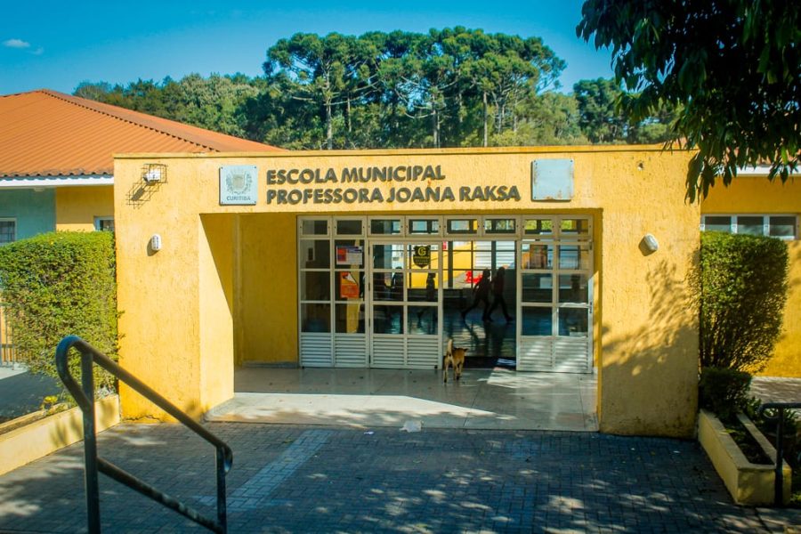 Curitiba precisa de mais 400 profissionais de apoio a alunos com deficiência