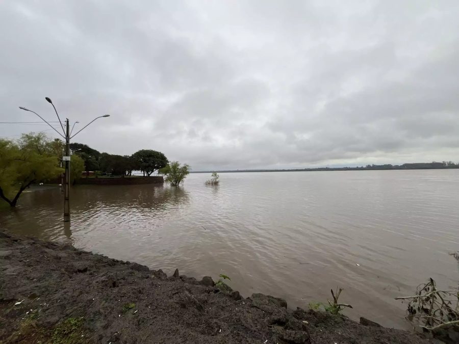 Defesa Civil estadual alerta para o risco muito alto de inundação do Rio Uruguai no município de Itaqui