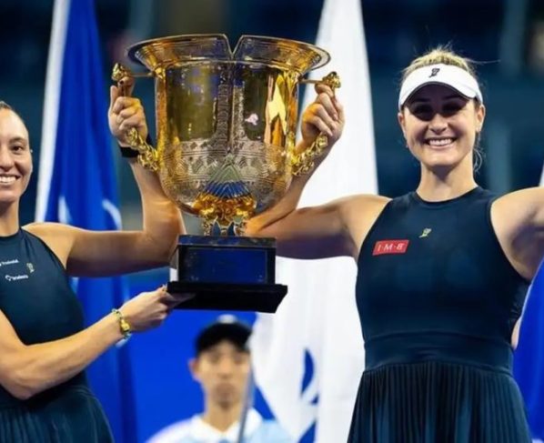 Dupla de Stefani fatura WTA 1000 de Pequim, o 5º título na temporada