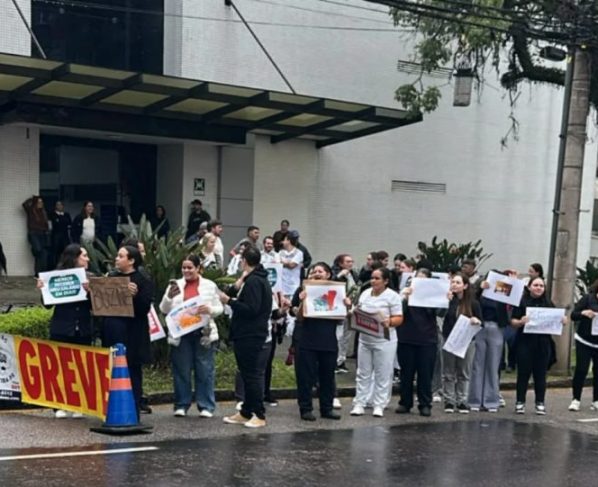 Empregados dos hospitais Vita entram em greve por atraso de salários