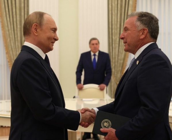 Enviado de Trump apresentará proposta de paz da Ucrânia para a Rússia