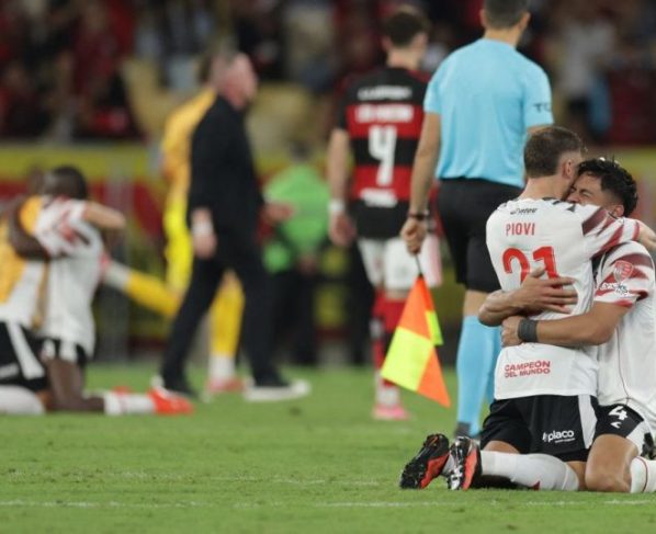 Estudiantes bate Fla e Palmeiras terá revanche pelo tetra da América
