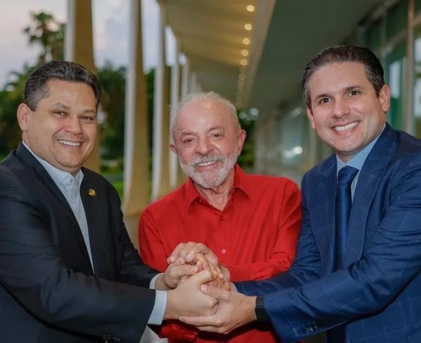 Federação do PT formaliza apoio a Hugo Motta na Câmara e articula superbloco para isolar o PL