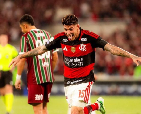 Flamengo mantém a liderança do Brasileirão após rodada de clássicos