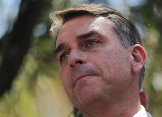 Flávio mobiliza aliados para conter desgaste com episódio do Bolsa Família